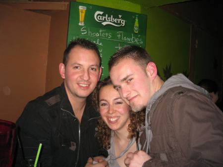 Astrid, toujours bien entour�e !