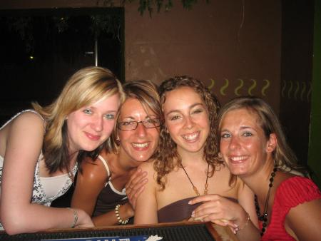 J'adore les soir�es avec vous mes poulettes !